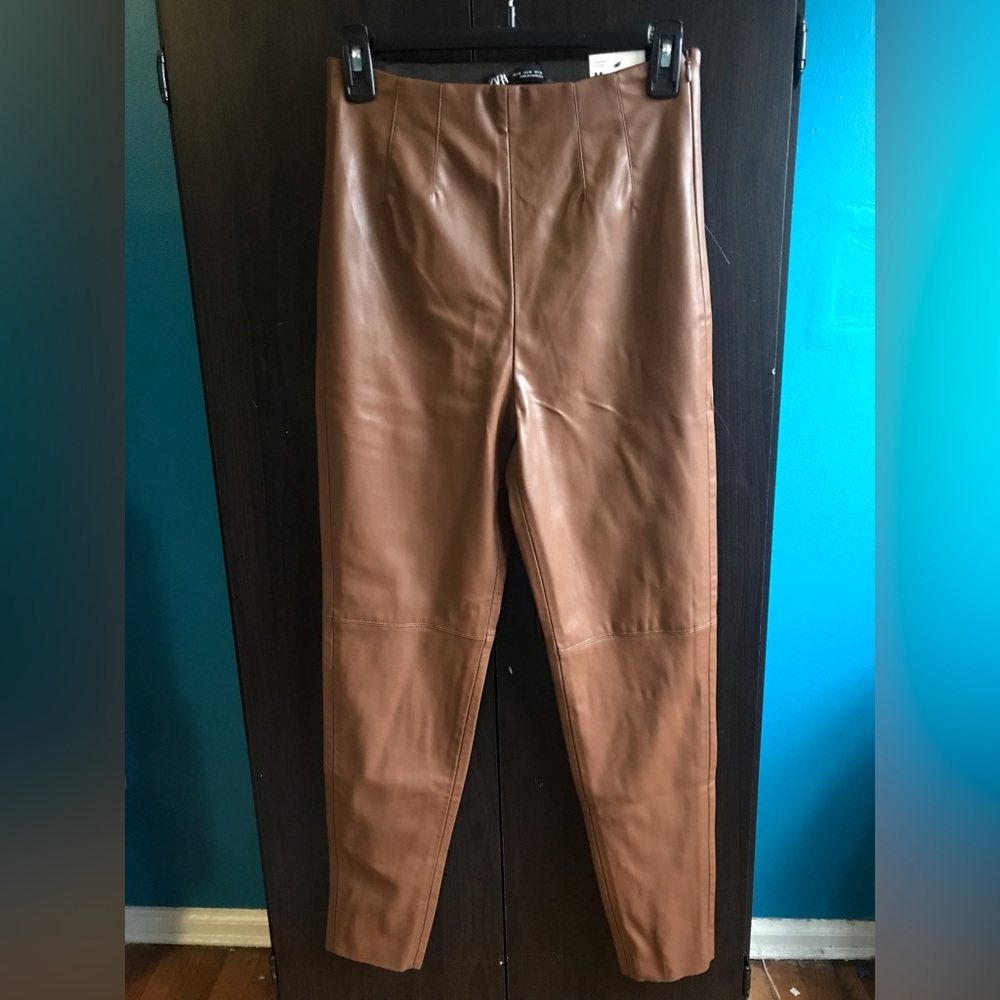 Zara legging Hi-Rise .Size M.